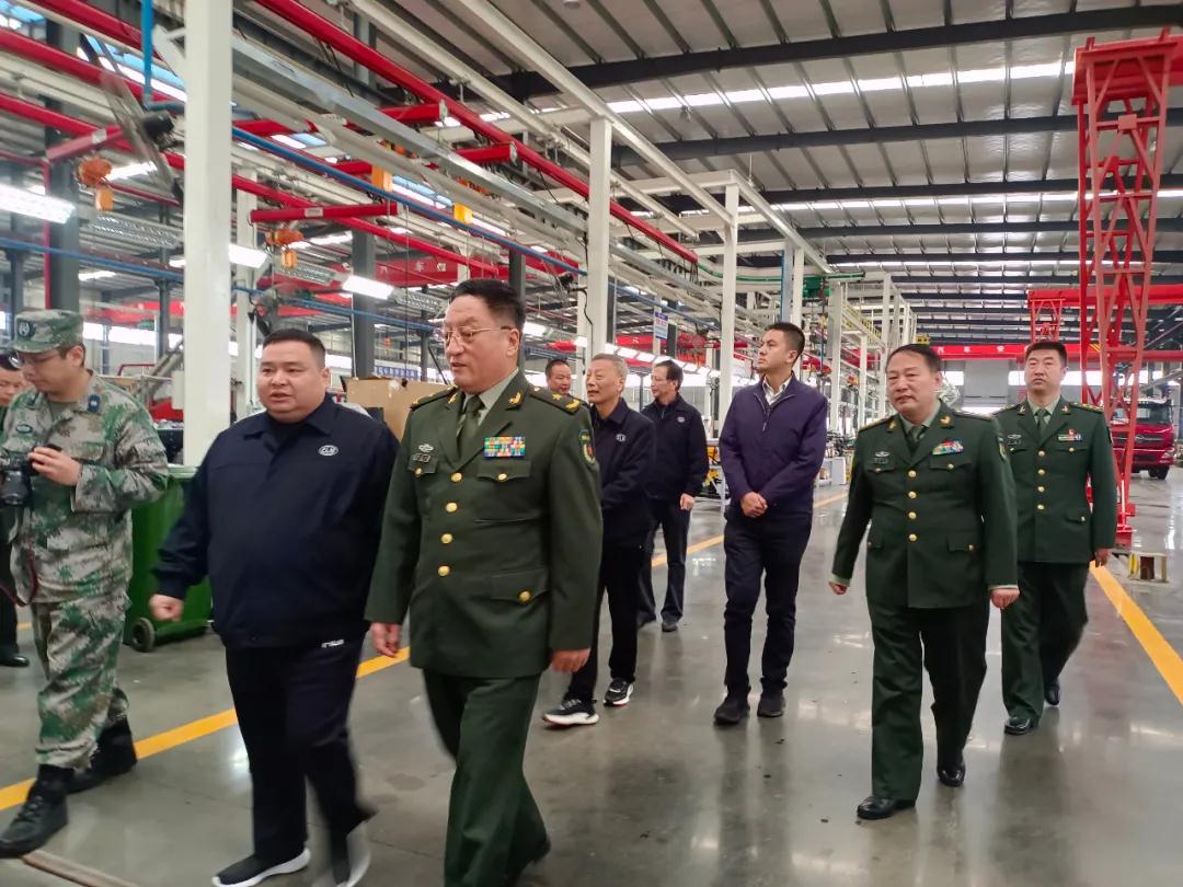 省委常委、省軍區(qū)政委視察我公司應急產(chǎn)業(yè)發(fā)展狀況